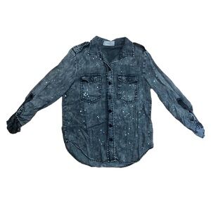 Barry’s Bootcamp long sleeve gray button down splatter paint shirt, XS